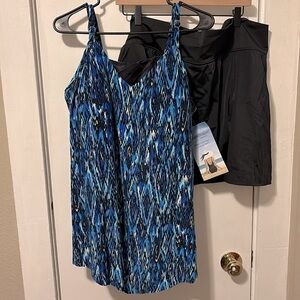 Womens Plus Swim Dream Shaper 2 piece Tankini/Skirt Set, 24W, Blue/Black Skirt